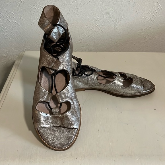 Silver metallic sandals - never worn - Picture 1 of 6